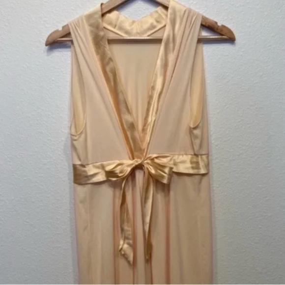 Beautiful Vintage golden yellow deep-V slip dress - Picture 14 of 16